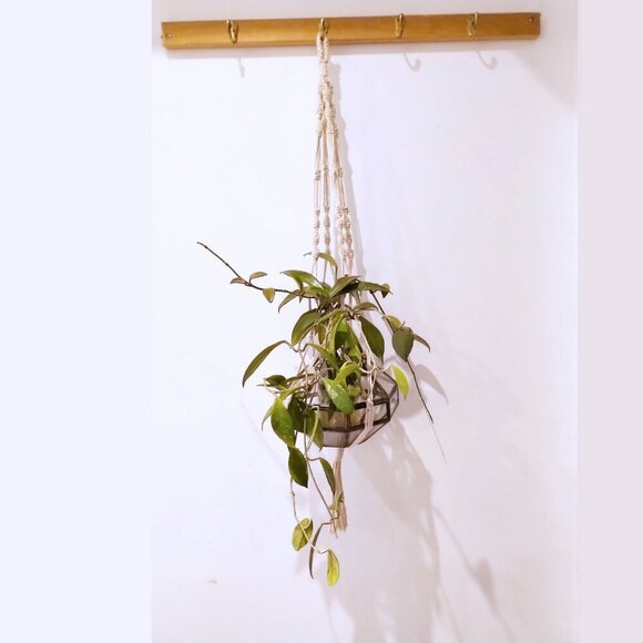 🥬2/80🥬NWT Boho Macrame Plant Hanger Hand Crafted in Canada Bohemian Home Decor - Picture 2 of 16